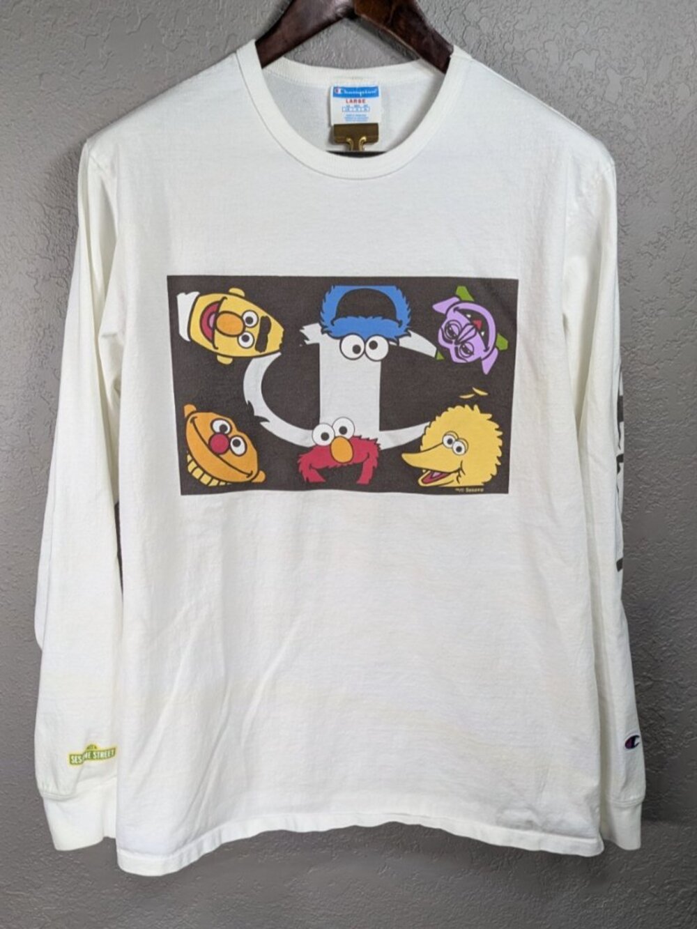 Sesame Street x Champion Graphic T-Shirt Size L Long Sleeve Shirt